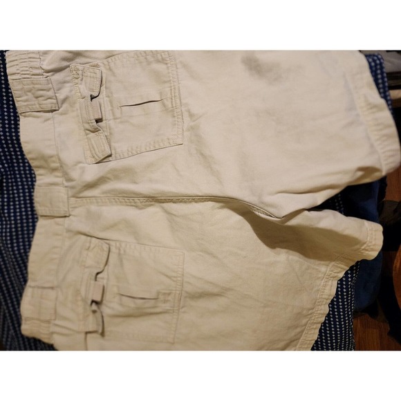 St. John's Bay Hiking Shorts Men's 38 tan Utility Pockets - Picture 4 of 4